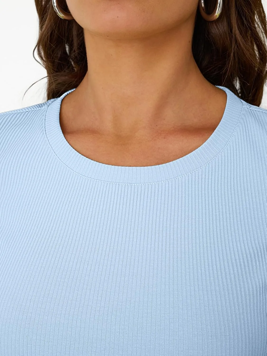 Trendy Queen Womens Short Sleeve Shirts Crewneck Ribbed Knit Slim Fitted T-Shirt Summer Basic Tee 2025 Tops